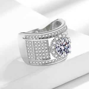Anillo de Dedo Índice Abierto de Cobre Lujoso con Circonitas Completas para Hombre, Anillo de Boda de Dos Quilates Brillantes de 8MM para Novio - Product Image 4