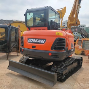 Excavadora Usada Doosan DX 60 Mini de 6 Toneladas, Modelo DX60-9c de Segunda Mano con Motor, Caja de Cambios, Bomba de Engranajes y PLC en Venta - Product Image 5