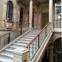 Rampe d'escalier en métal durable et personnalisée pour appartement, balustrade en verre, escaliers classiques pour la maison
