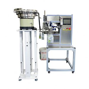 Máquina automática de llenado y envasado de líquidos con dispensador, para bolsas con boquilla, bolsas verticales con succión, leche, zumo, bebidas, con clasificación de tapas y tapado de rosca - Product Image 5