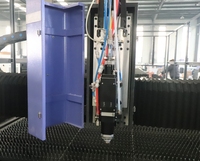 Machine de découpe laser à fibre CNC 2560 entièrement fermée avec double table d'échange 2000x6000mm pour découpe laser de métaux, acier au carbone et aluminium CNC