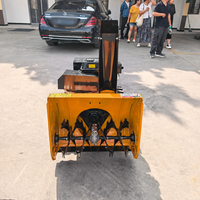 Souffleuse à neige professionnelle à chenilles télécommandée à essence, machine industrielle de déneigement pour projets hivernaux