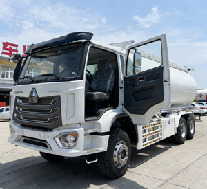Camion-citerne à essence et diesel HOWO 6x4 10 roues 351-450 CV <span class=keywords><strong>20</strong></span> 000 <span class=keywords><strong>litres</strong></span> 5 000 gallons d'occasion à bas <span class=keywords><strong>prix</strong></span> avec réservoir en alliage d'aluminium - Product Image 1