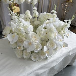 GreenLife Vente Flash Candelabres en Soie Blanche Élégants pour Décoration de Table et Centres de Table de Mariage - Product Image 6