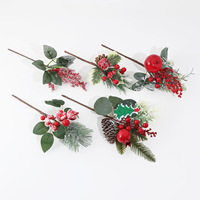 Décorations de Noël 2026 : Brindilles de pin artificielles avec baies rouges et pommes de pin, effet neige