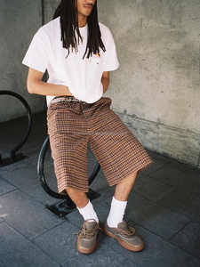 <span class=keywords><strong>Pantaloni</strong></span> <span class=keywords><strong>corti</strong></span> di design personalizzati in cotone a quadri oversize <span class=keywords><strong>pantaloni</strong></span> larghi da uomo Unisex stile estivo Vintage <span class=keywords><strong>Bermuda</strong></span> <span class=keywords><strong>corti</strong></span> da uomo - Product Image 3