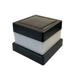 Lampe solaire carrée pour poteau 8x8cm IP65, lumière LED blanc chaud pour extérieur, lampe de sommet de clôture - Product Image 2