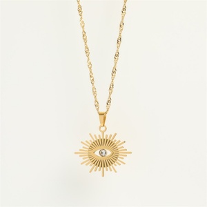 Collar con Colgante de Ojo de Diablo en Acero Inoxidable Chapado en Oro con Circonita Cúbica y Cadena de Eslabones para Mujer, Ideal para Aniversarios y Fiestas - Product Image 5