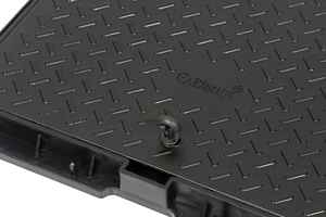 Couvercle de trou d'homme en plastique robuste de 18x18 pouces, couvercle carré en PVC avec serrure pour chambres d'utilité et d'égout - Product Image 2