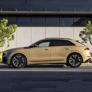 <span class=keywords><strong>Audi</strong></span> <span class=keywords><strong>Q8</strong></span> <span class=keywords><strong>55</strong></span> <span class=keywords><strong>TFSI</strong></span> 2024 pour <span class=keywords><strong>S</strong></span> <span class=keywords><strong>Line</strong></span> Luxury SUV, hybride 8 vitesses, vitesse maximale 250 km/h, 5 portes, 5 places, véhicule d'occasion chez Large Auto - Product Image 3
