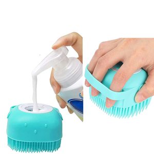 Brosse de bain pour chien Brosse à shampoing en silicone souple Brosse à poils Fourrure Toilettage Distributeur de nettoyage pour chien Brosse de bain - Product Image 6