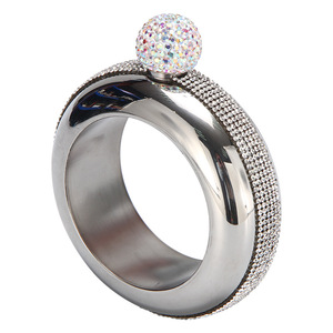 Botella de Acero Inoxidable con Pedrería, Mini Botella Portátil para Mujer - Product Image 3