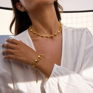 طقم مجوهرات أرتيڤيل سباركلينج شيك للنساء، قلادة ذهبية عيار 18 قيراط متعددة الطبقات على شكل خبز وسوار مشبك ورق قابل للتكديس - Product Image 5