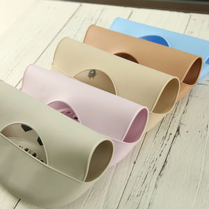 도매 사용자 정의 실리콘 아기 수유 턱받이 방수 식품 학년 실리콘 턱받이 어린이를위한 개인화 된 만화 브랜드 디자인 - Product Image 5