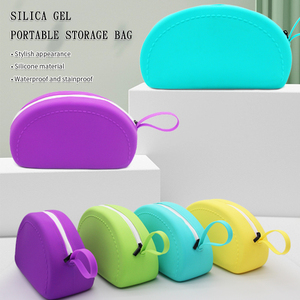 Sac de maquillage imperméable personnalisé, sac de toilette pour pinceaux, sac cosmétique en silicone à fermeture éclair de grande capacité pour les voyages, vente en gros - Product Image 3