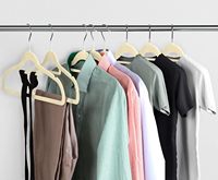 Cintres modernes antidérapants en velours, robustes en plastique, écologiques pour pantalons, gain de place dans la garde-robe, conception flexible