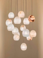 Lustre LED en Cuivre Massif Marbre Espagnol, Luminaire Long pour Escalier, Doré, Garantie 3 Ans, Design Minimaliste, Villas Duplex