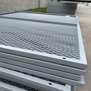 Pannello di recinzione modulare in lamiera stirata, facile da montare per recinzioni temporanee di cantieri edili - Product Image 3