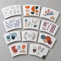 Portavasos de cartón blanco con logo impreso para mostrador de bebidas, embalaje para cafeterías y tiendas de té, pedidos promocionales, pedidos de bebidas de temporada