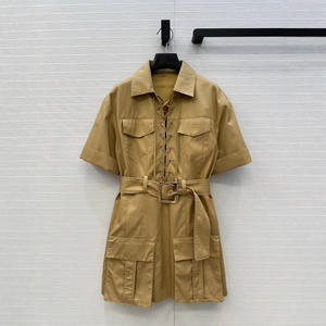 S-L थोक ग्रीष्मकालीन सरल रेट्रो बहुमुखी पोशाक के साथ एक कॉलर और क्रॉस ड्रॉस्ट्रिंग कार्गो शैली डबल पॉकेट डेनिम पोशाक - Product Image 1