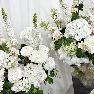 Centro de Mesa de Boda con Rosas Artificiales Realistas de Seda en Rosa Pálido y Blanco - Product Image 3