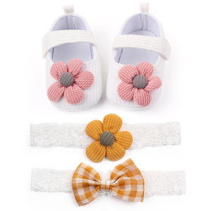 Sepatu Bayi Perempuan dan Set Headband Rambut Bayi Desain Terlaris - Product Image 4