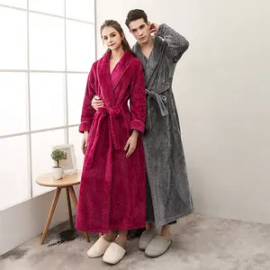 Stokta lüks otel spa çift mikrofiber bornoz Waffle flanel polar bornoz kadın erkek için