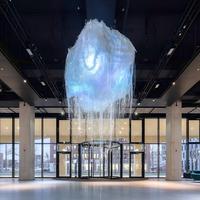 Lustre personnalisé ANNO Cloud, grand luminaire suspendu avec effet d'éclairage en fibre optique pour les espaces d'hôtels de luxe