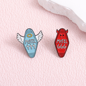 เข็มกลัดรูปปีศาจและนางฟ้าเคลือบเงาแบบกำหนดเอง Devil Motel <span class=keywords><strong>666</strong></span> Angel 444 เข็มกลัดติดกระเป๋าเป้สะพายหลัง เข็มกลัดติดปกเสื้อ เครื่องประดับ ของขวัญสำหรับเพื่อน - Product Image 3