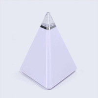 Thermomètre multifonctionnel en plastique en forme de pyramide triangulaire créative, écran LCD électronique coloré, minuterie d'alarme, horloge de table