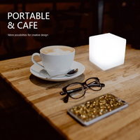 Lampe de nuit cube moderne à commande tactile et télécommande E26 Lampe d'ambiance à base alimentée par batterie Abat-jour carré en plastique Lampe de nuit décorative