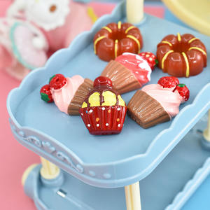 Breloques en résine à dos plat en forme de gâteau de fraises simulé, cabochons en résine pour accessoires de bricolage, jouets alimentaires, décoration de maison de poupée pour enfants - Product Image 2