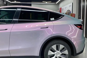 Proveedor de Vinilo PET para Envoltura de Automóviles, Color Gris Volcánico, Película de Alto Brillo que Cambia de Color, Rollo a Granel de 6.5/8.5mil 7.5mil, Rollo de Película para Envoltura de Automóviles - Product Image 4