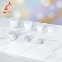 Pot en plastique OEM/OED personnalisé de 2g, 3g, 5g, 15g, 30g, 50g avec couvercle pour gel à ongles, soins de la peau, crème visage et contour des yeux, contenant d'échantillon