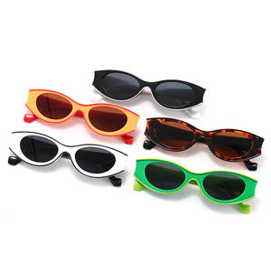 Gafas <span class=keywords><strong>de</strong></span> sol ovaladas pequeñas personalizadas <span class=keywords><strong>2022</strong></span> para mujer, gafas <span class=keywords><strong>de</strong></span> montura pequeña personalizadas con extraño efecto deslumbrante, hechas <span class=keywords><strong>de</strong></span> Material <span class=keywords><strong>de</strong></span> PC - Product Image 3