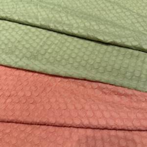 95% पॉलिएस्टर 5% स्पैन्डेक्स बुना हुआ मेष कपड़े शीट सादे रंग की झुर्रियों वाली महिला टी-शर्ट बैग कार - Product Image 3