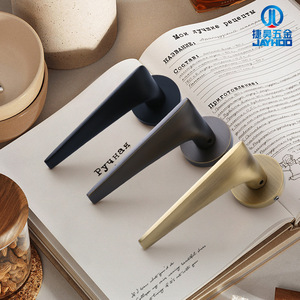 Cerradura de palanca Jiehao sin llave de cobre para puerta de dormitorio, diseño moderno minimalista, acabado en latón dorado y negro. - Product Image 1