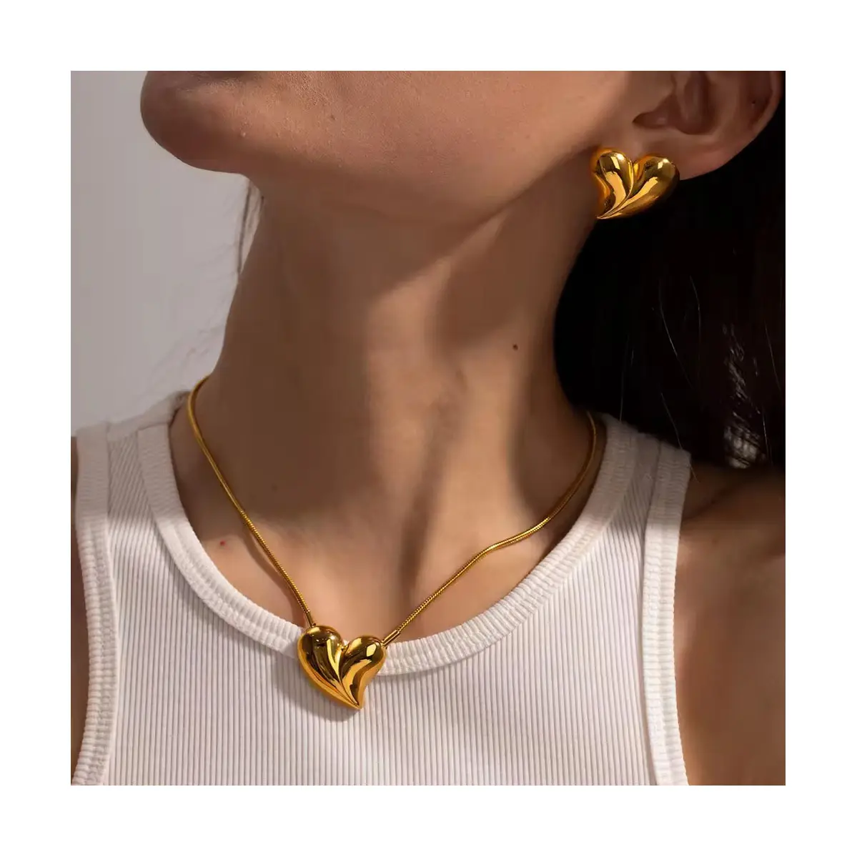 ERESI Designer minimalistische Edelstahlohrringe wasserdicht 18K PVD vergoldet Herz-Stift-Ohrringe Damengeschenk Schmuck