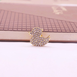 Design minimalista alla moda chiaro strass intarsiato 18K color oro <span class=keywords><strong>piccole</strong></span> dimensioni stile animale carino piccolo anatra spilla per le signore - Product Image 2
