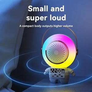 Lámpara Nocturna con Sonido de Astronauta, Sistema de Karaoke Pequeño para el Hogar, Micrófono Inalámbrico Dual, Altavoz Multifuncional con Reloj - Product Image 5