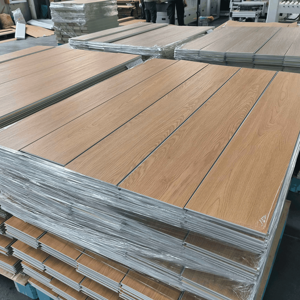 Planches de revêtement de sol SPC aspect bois à clipser pour intérieurs de restaurants, vente en gros pour grossistes en revêtements de sol - Product Image 5