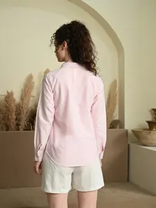 Chemise formelle courte boutonnée rose doux blanc solide Fabriquée en fil de qualité supérieure teint 100% coton séchage rapide offrant une élégance raffinée - Product Image 4