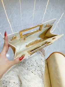 กระเป๋าถือหนังแท้แบบมีซิป สายสะพายถอดได้ สไตล์วันหยุด ความจุ 1-1.9 ลิตร สำหรับทุกเพศ - Product Image 3