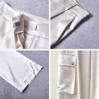 Pantalon cargo blanc laiteux personnalisé pour femme, coupe droite texturée, avec poches à rabat boutonnées, style utilitaire, OEM ODM BSCI