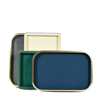Plateaux de présentation de bijoux en velours avec bordure métallique et coins arrondis pour bagues, colliers, bracelets, accessoires de vitrine