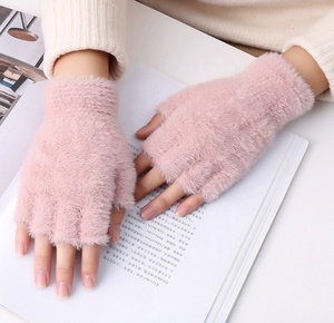 الفتيات النساء الصلبة فو فرو منك نصف أصابع القفازات - Product Image 5