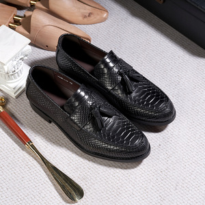 Nuevos Zapatos de Cuero Casuales de Negocios para Hombre, Mocasines con Borlas y Grabado de Cocodrilo, Elegantes, Cómodos y Duraderos - Product Image 6
