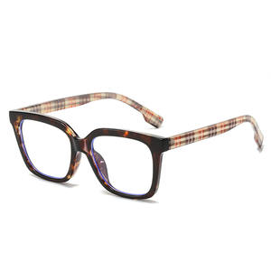 <span class=keywords><strong>2025</strong></span>年トレンドクラシックレトロスクエアメガネフレーム男性高級メガネ女性アンチブルーライトカスタムロゴ卸売 - Product Image 4