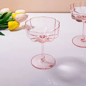 2024 Telsen desain baru populer kaca Martini berbentuk bunga merah muda