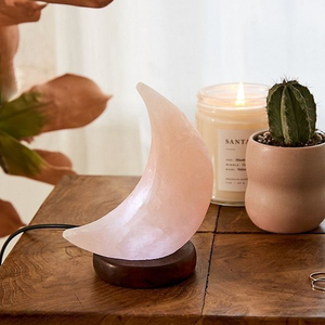 Lampe de sel de l'Himalaya en forme de lune, style Feng Shui, sculptée en cristal rose naturel, éclairage apaisant, propriétés détoxifiantes - Product Image 3